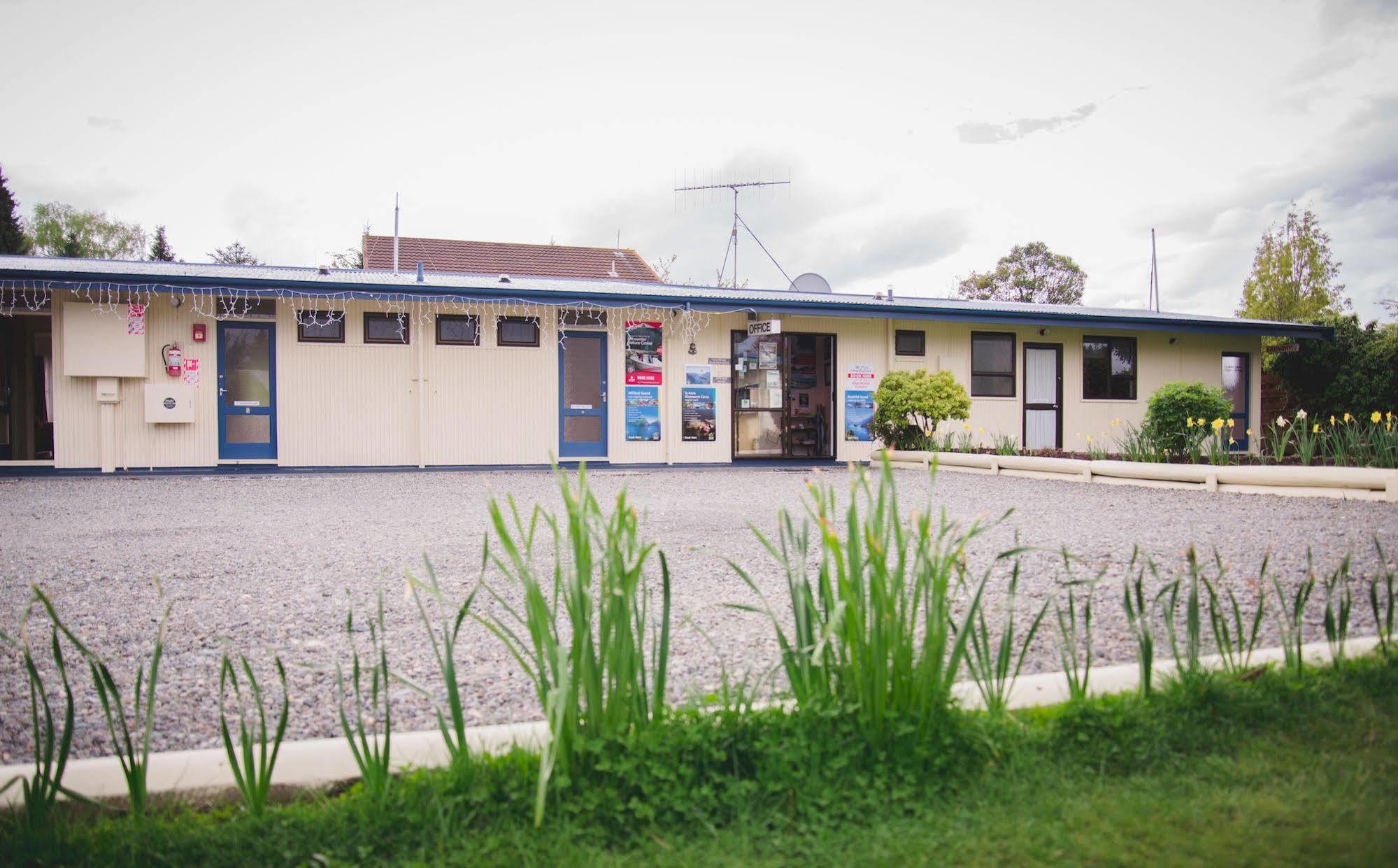 Alpenhorn Motel Te Anau Luaran gambar