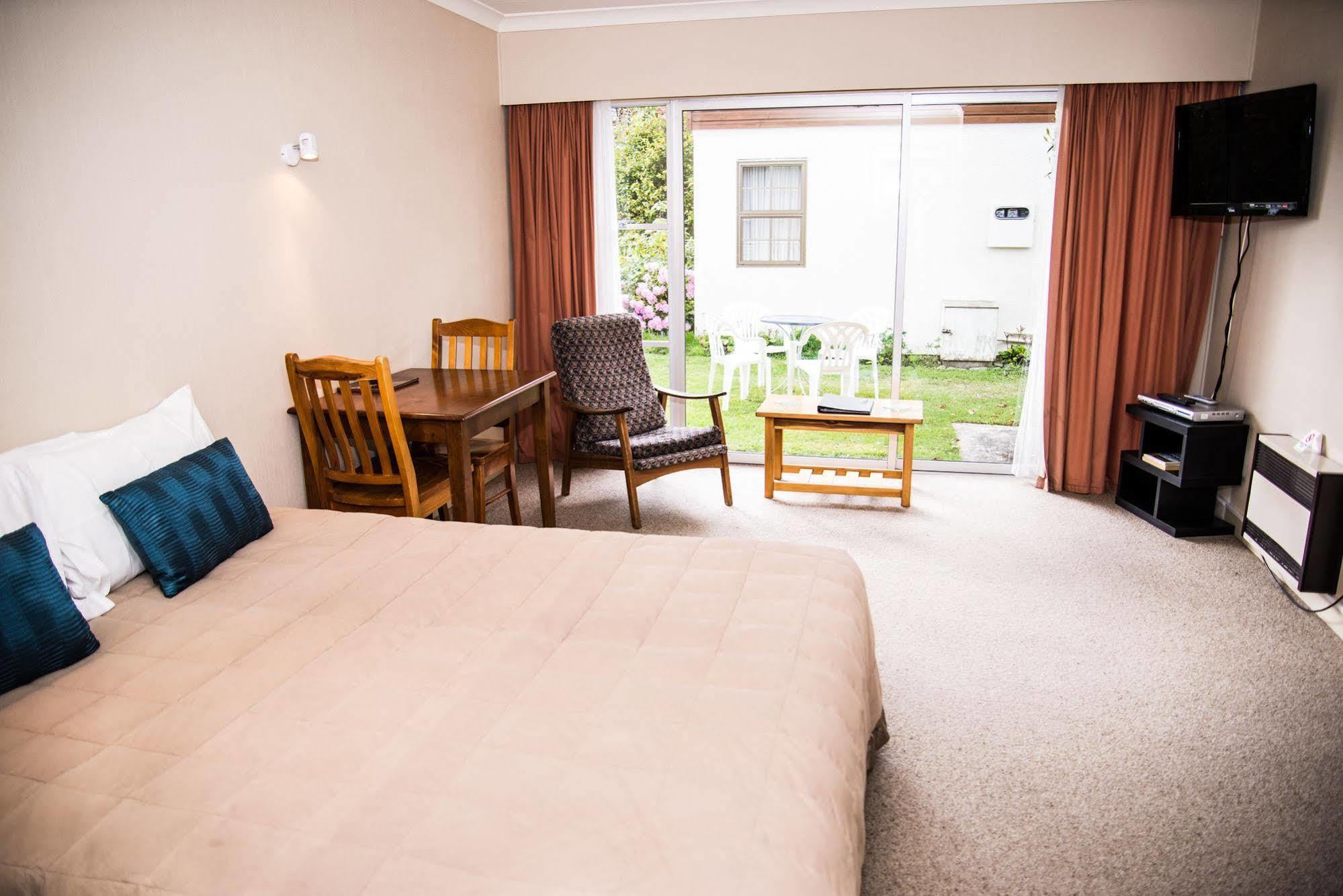 Alpenhorn Motel Te Anau Luaran gambar